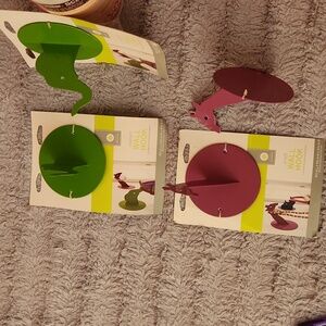 4 funky animal wall hooks